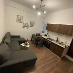 Big For Up To 8 People In Center * 布加勒斯特