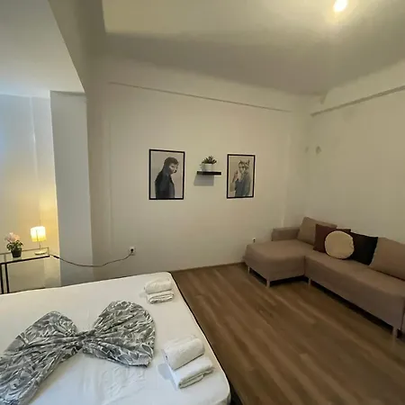 Big For Up To 8 People In Center Bukarest