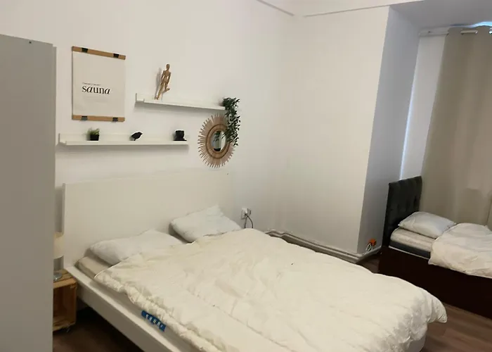 아파트 Big For Up To 8 People In Center 부쿠레슈티